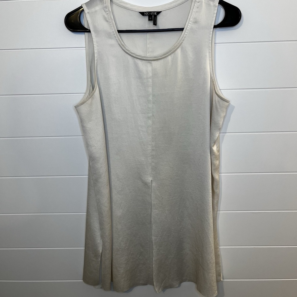 Nic + Zoe Women Cream Casual Top M Slit Hem Lightweight Lined Size M Minimalist
